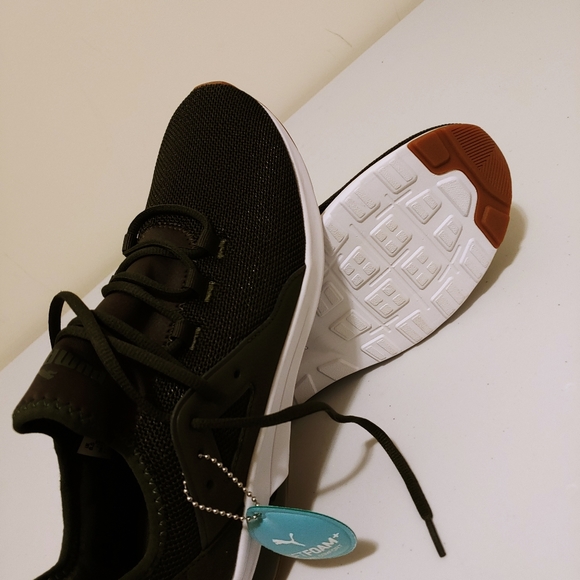 Puma - Picture 4 of 4